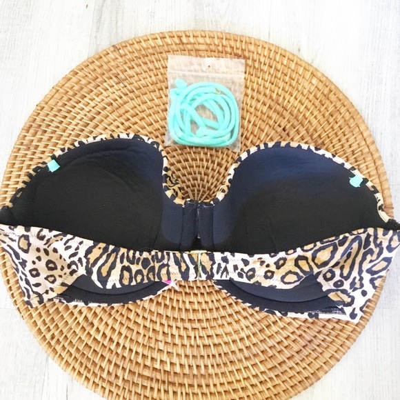 Victoria’s Secret Leopard Print Swimsuit Top Size 36 D Padded Top - Picture 2 of 2